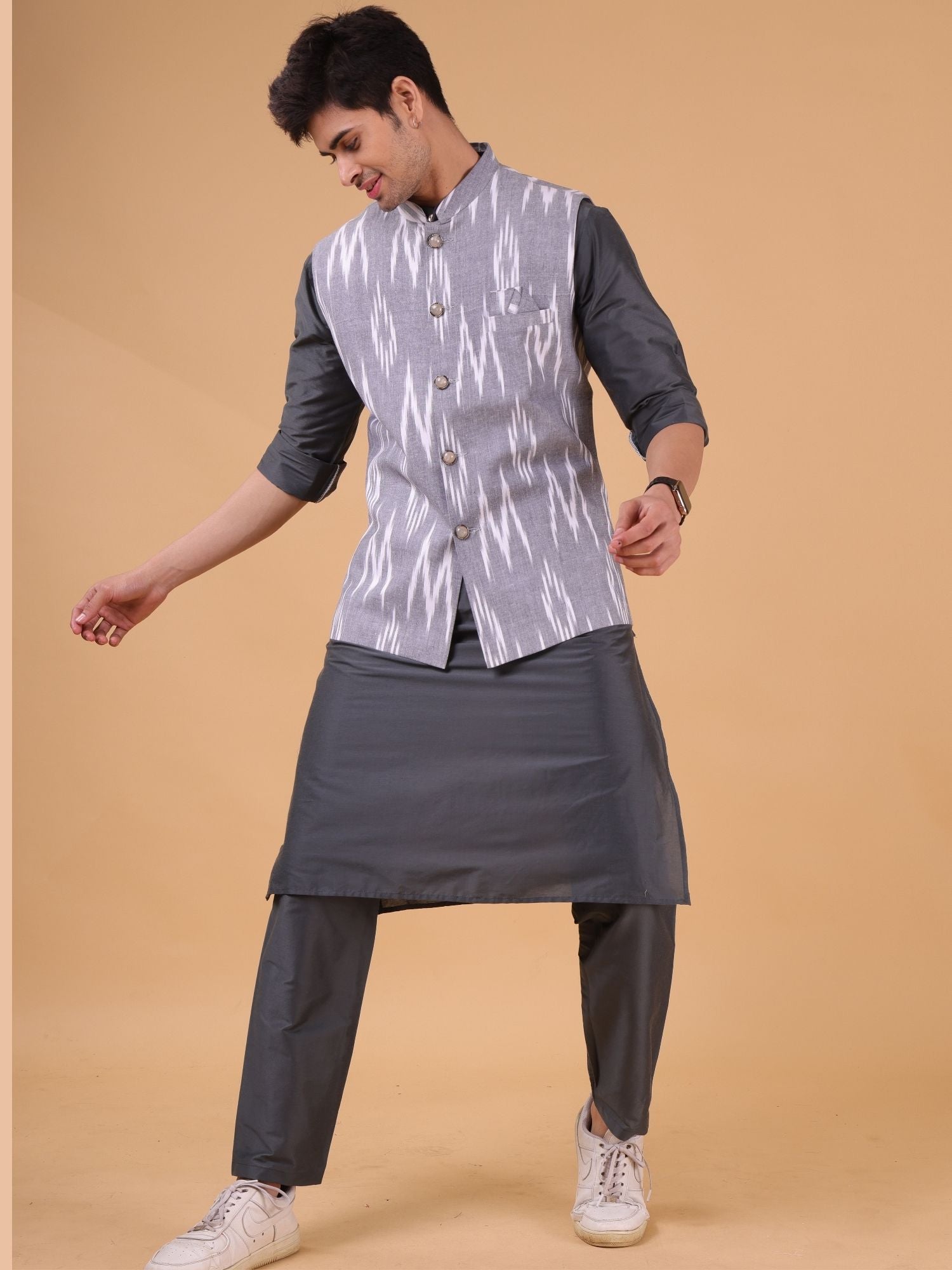 Metal Grey Solid Pattern Kurta Jacket Set